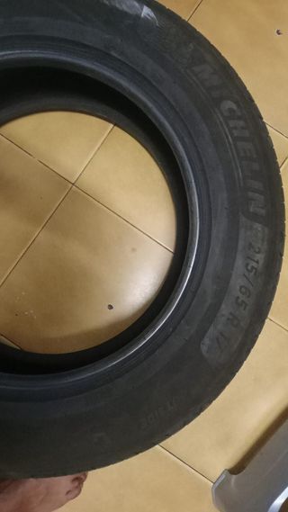 4 neumáticos 215/65 R17