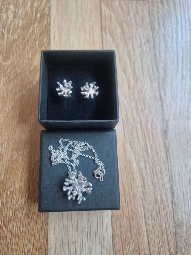 Conjunto collar y pendientes coral plata