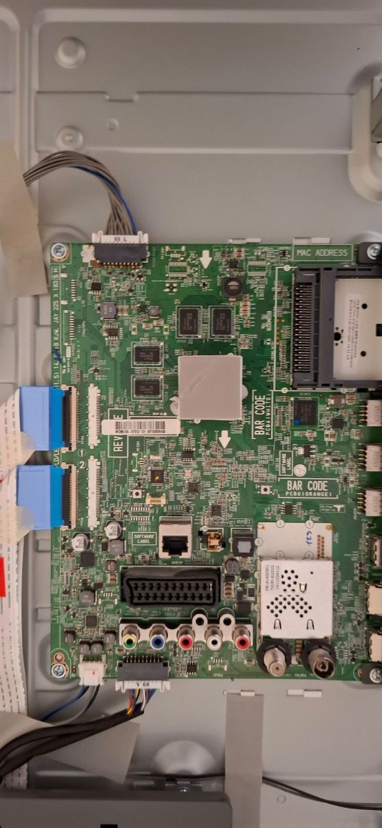 TV LG 47LB650V PANTALLA ROTA ( se vende piezas)