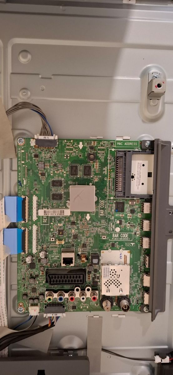 TV LG 47LB650V PANTALLA ROTA ( se vende piezas)