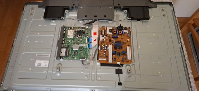 TV LG 47LB650V PANTALLA ROTA ( se vende piezas)