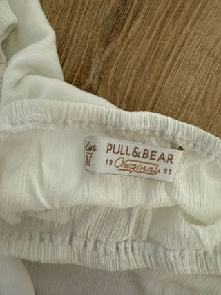 Camiseta blanca hombros descubiertos Pull&Bear 