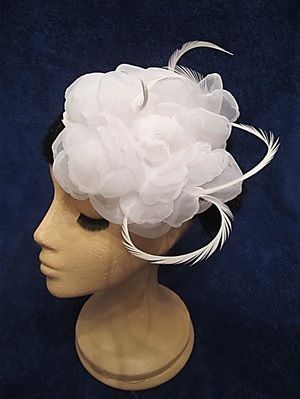 Tocado blanco boda o fiesta