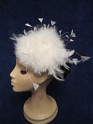 Tocado plumas blanco novias o fiestas