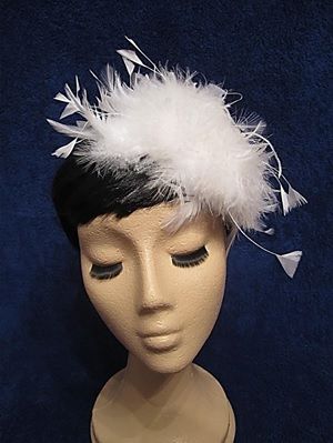 Tocado plumas blanco novias o fiestas