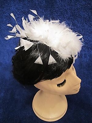Tocado plumas blanco novias o fiestas