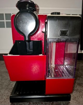 Cafetera Nespresso DeLonghi Touch Glam Red