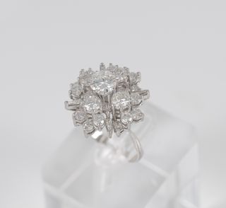 Anillo en oro blanco 18k con diamantes 3.4 ct