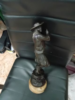 Figura bronce SOHER firmada, nueva