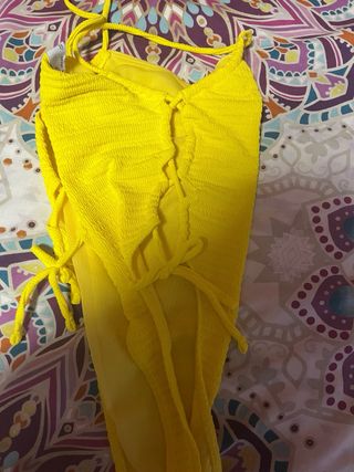 Body Bershka amarillo