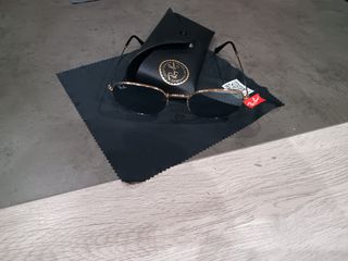 Óculos Ray-Ban Hexagonais Dourados