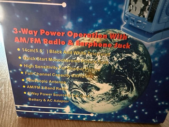 Mini TV Radio Portátil 5.5" - Vintage