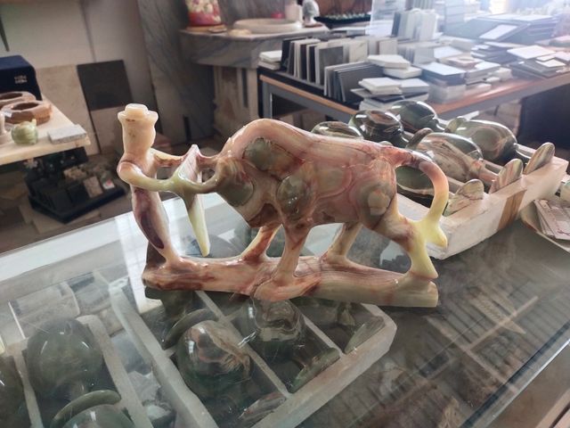 Escultura Onix: Toro y Torero