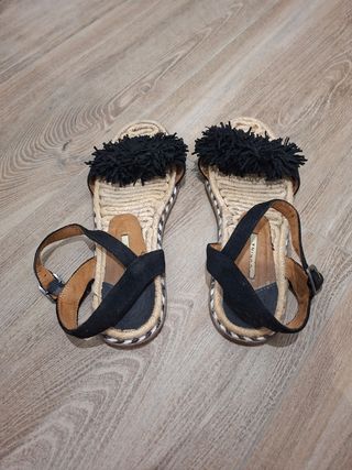 Sandalias planas negras