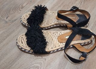 Sandalias planas negras