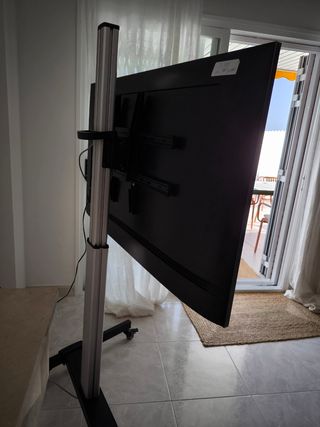 Soporte TV móvil con ruedas