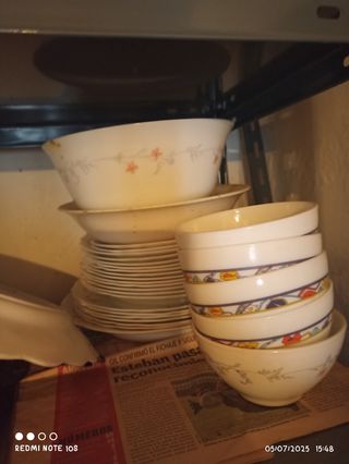 Cuencos y platos antiguos