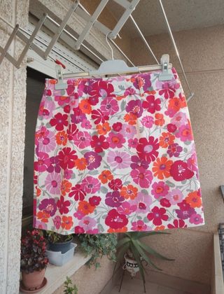 Falda flores-El Corte Inglés