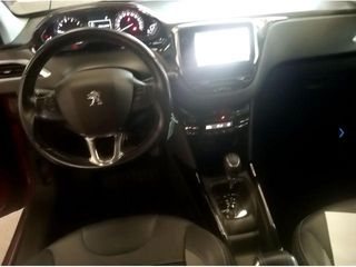 Peugeot 2008 PureTech 110 SANDS Allure 81 kW (110 CV)