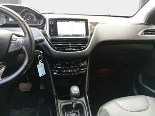 Peugeot 2008 PureTech 110 SANDS Allure 81 kW (110 CV)