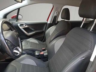 Peugeot 2008 PureTech 110 SANDS Allure 81 kW (110 CV)