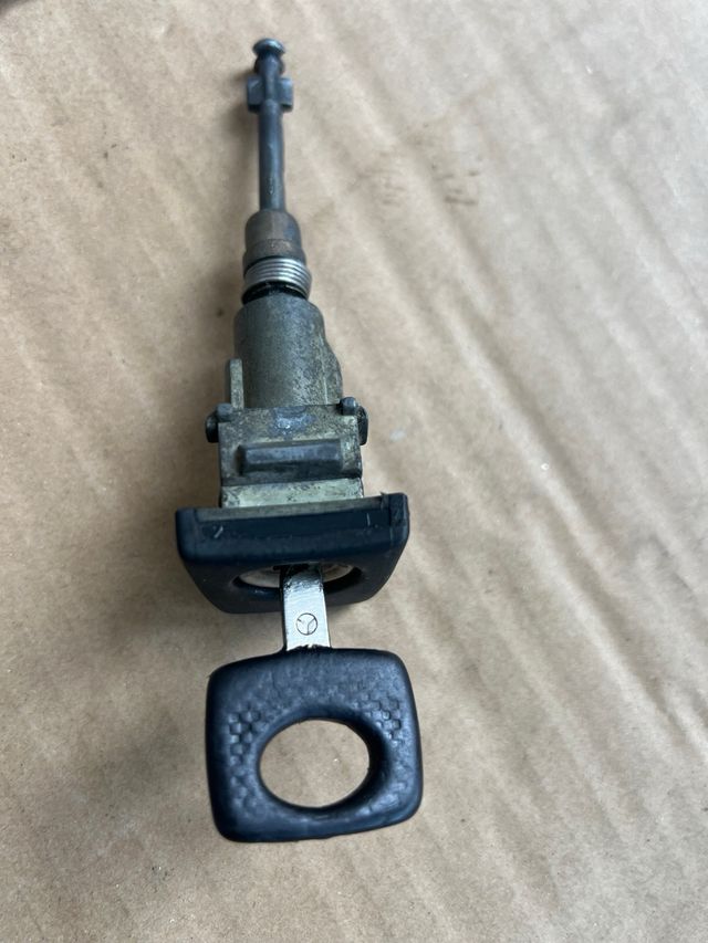 Cerradura bombin Mercedes 190 W201
