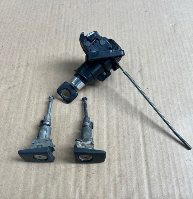 Cerradura bombin Mercedes 190 W201