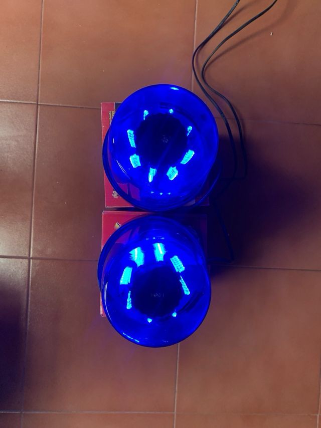 2 Luces LED azules giratorias