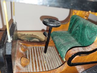 Auto d'epoca in legno