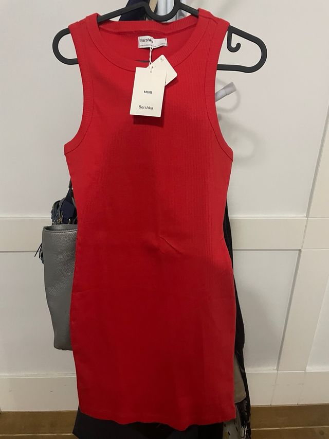 Vestido a estrenat ajustado Bershka rojo