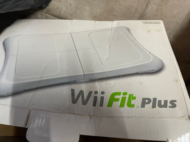 REGALO Wii Fit Plus - Nintendo
