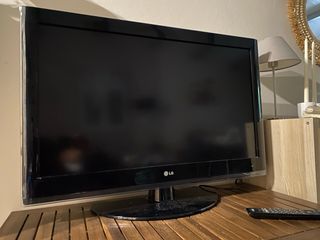 TV LG 37" negra