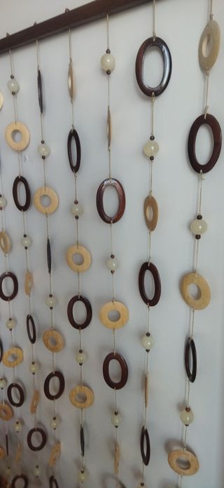 Cortina de madera, beige, blanco y marrón