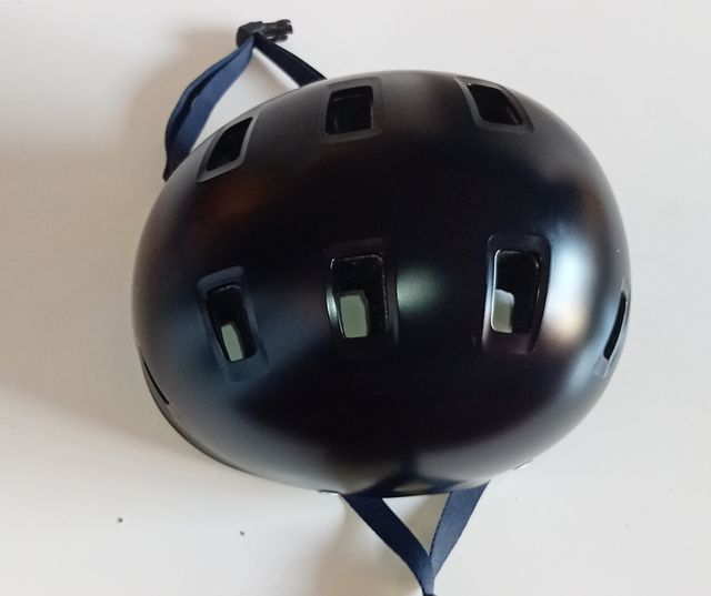 Casco patinete negro  talla M