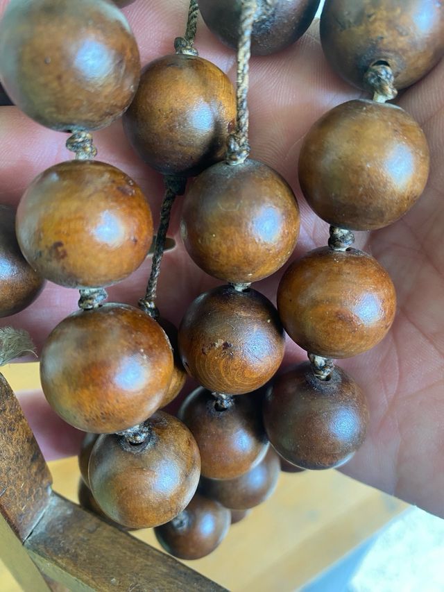 Rosario antico in legno