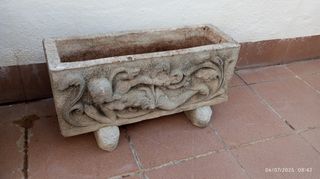 Jardinera piedra antigüa.