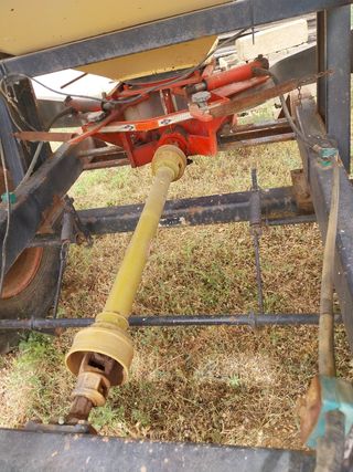 Abonadora arrastrada CLERIS AD 7000