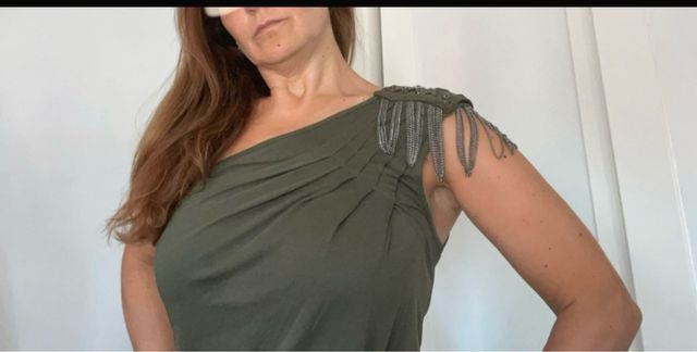 Top Mango M con detalle - Hombro Descubierto