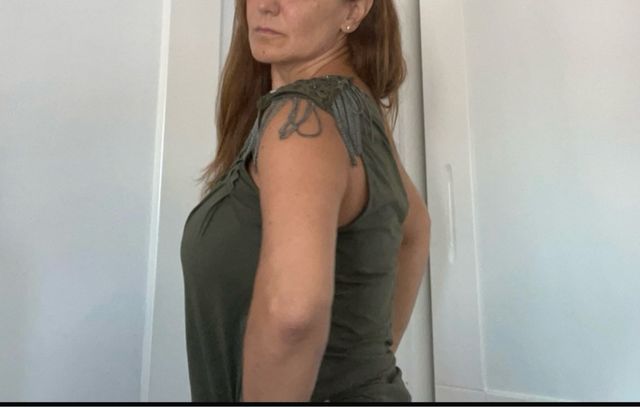 Top Mango M con detalle - Hombro Descubierto