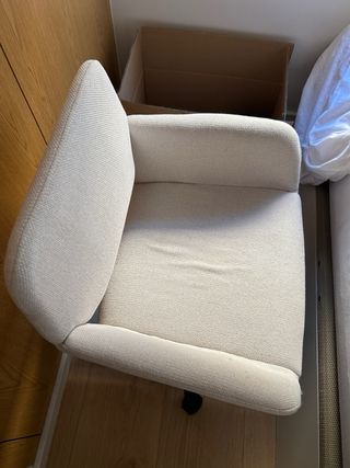 Silla giratoria oficina beige