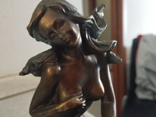 Statua donna Damiani