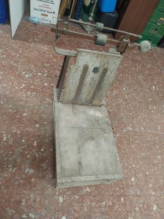Antigua báscula de palanca