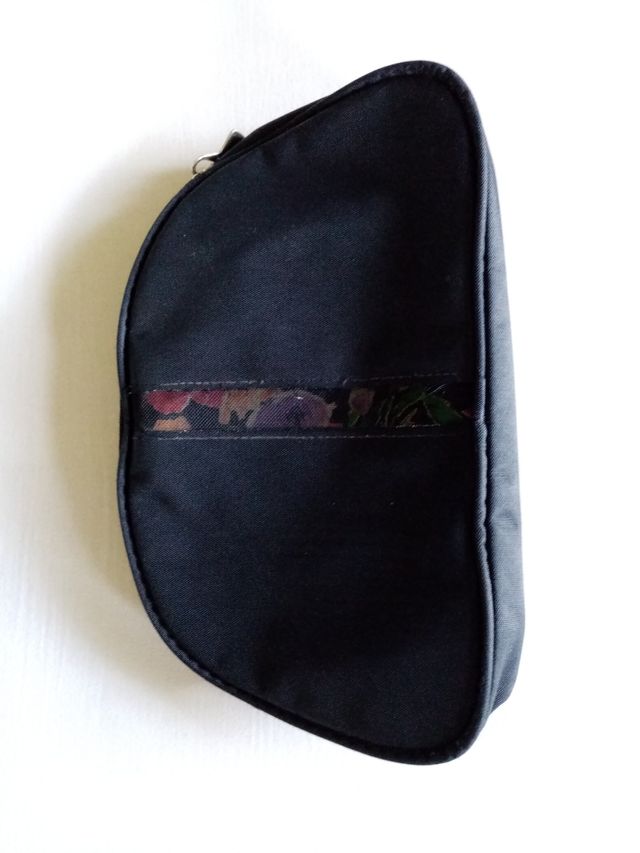 Pochette Cacharel nera e multicolor