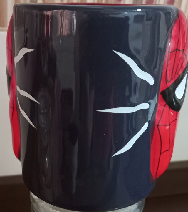 Taza Spiderman relieve. Nueva!