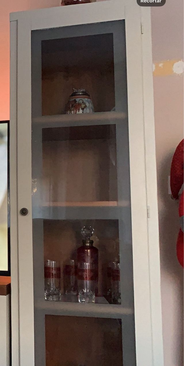 Muebles salón pino macizo en perfecto estado.