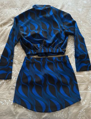 Conjunto Zara azul y negro, nunca usada.