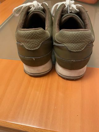 Zapatillas Bershka verde oliva