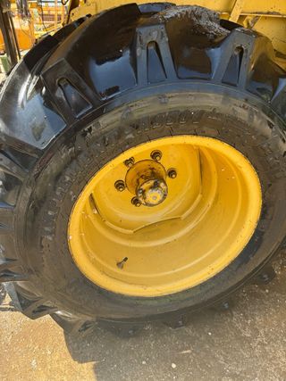 Neumático BKT 400/70R20