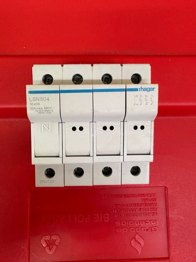 Portafusibles Hager LSN504 32A