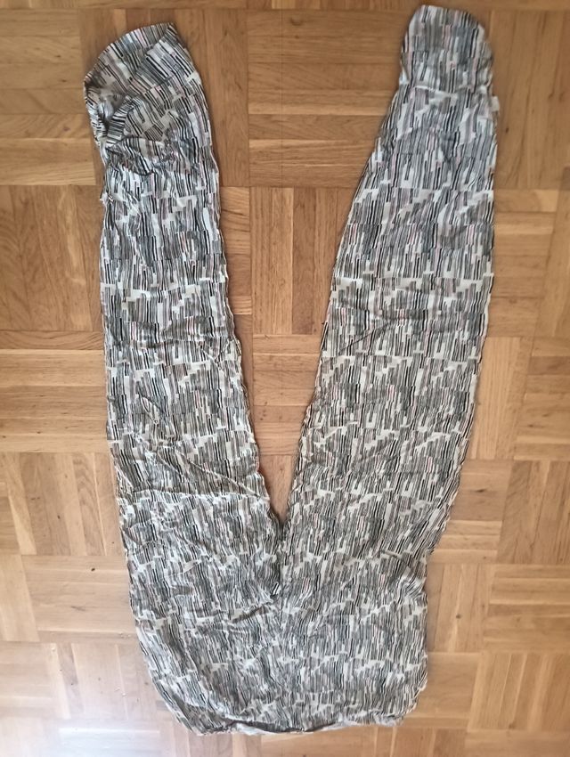 Pantalón estampado blanco y negro